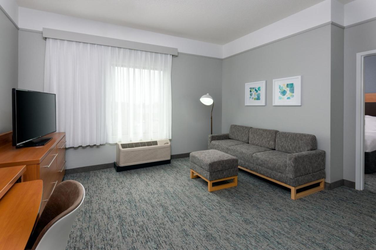 ทาวน์เพลซ สวีท บัฟฟาโล แอร์พอร์ต Hotel ชีคโทวากา ภายนอก รูปภาพ