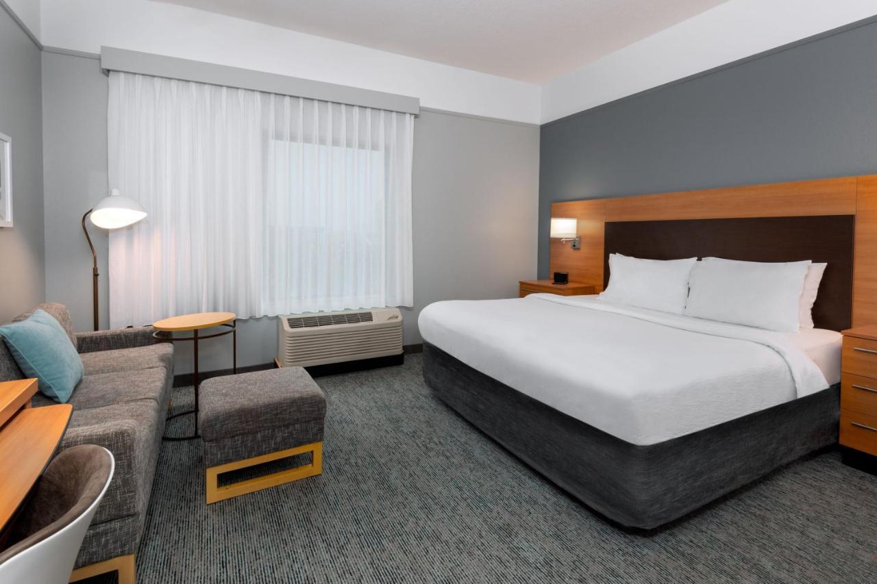 ทาวน์เพลซ สวีท บัฟฟาโล แอร์พอร์ต Hotel ชีคโทวากา ภายนอก รูปภาพ